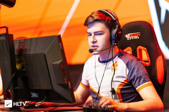 DOTA电竞比赛热潮席卷全球